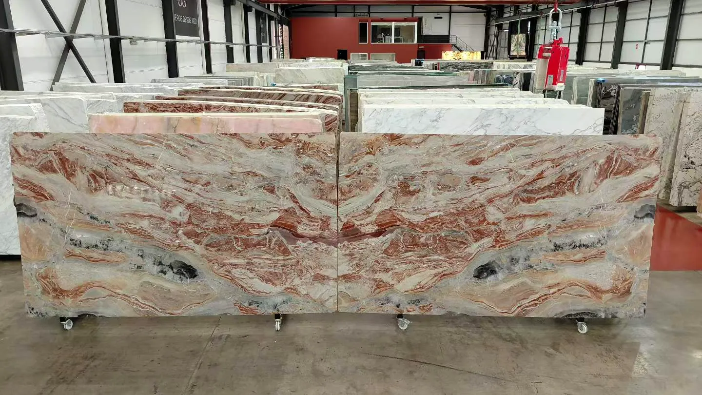 Mármol Orobico Rojo: tabla real en nuestro almacén